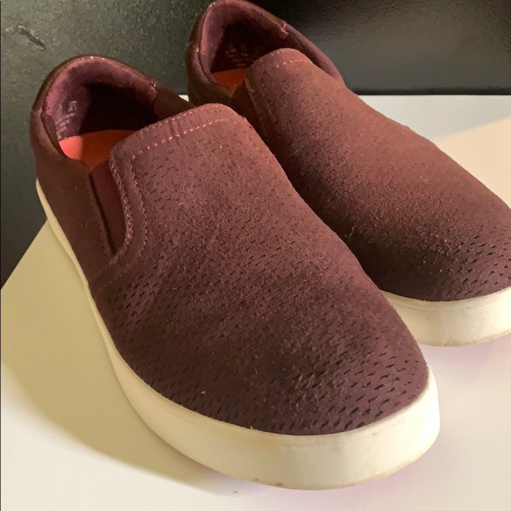 Dr Scholl’s maroon slipons